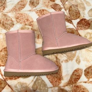 UGG girls size 2, European 34